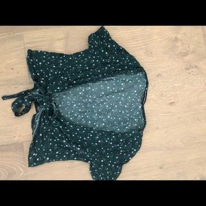 BRANDY MELVILLE GREEN FLORAL WRAP TOP